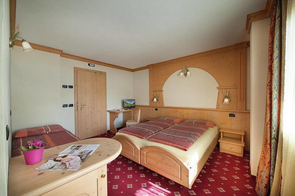 Hotel Champagne Livigno Exterior foto